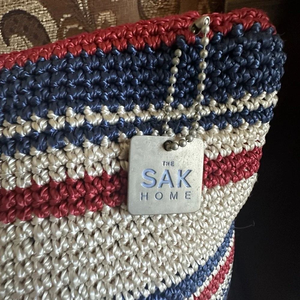 The SAK Home Square Crochet‎ Knit Pillows 17 Inch Blue Beige Red Set of 2 EUC